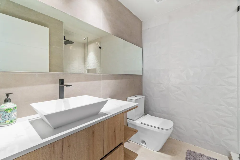 1037 Boca Cove Ln, Highland Beach, FL 33487