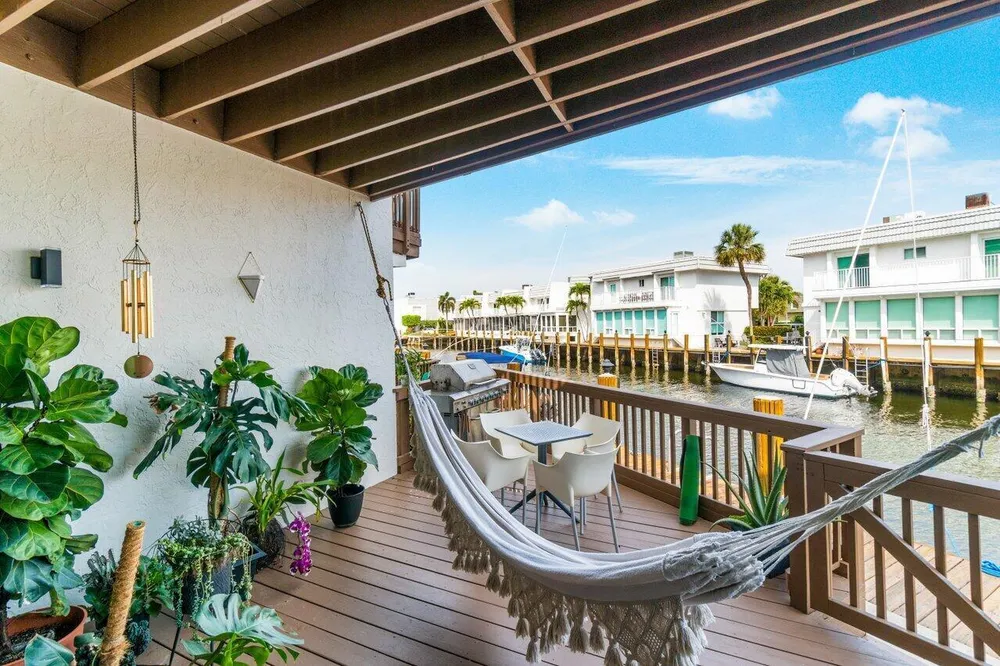 1037 Boca Cove Ln, Highland Beach, FL 33487