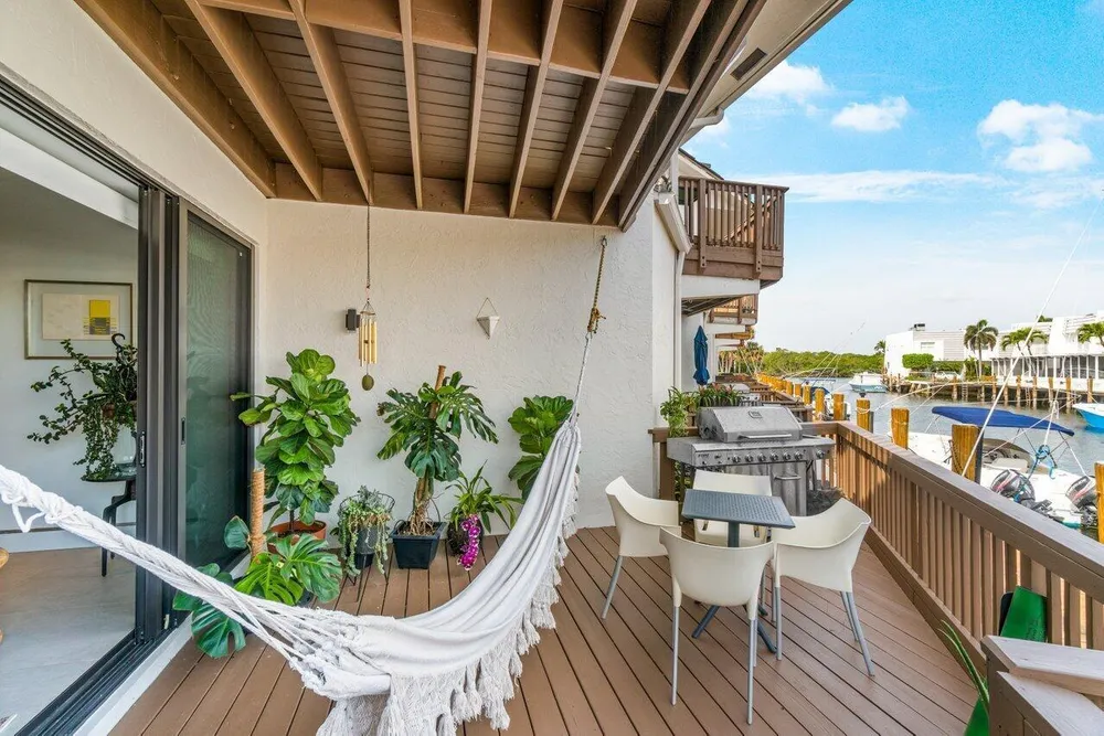 1037 Boca Cove Ln, Highland Beach, FL 33487