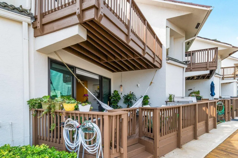 1037 Boca Cove Ln, Highland Beach, FL 33487
