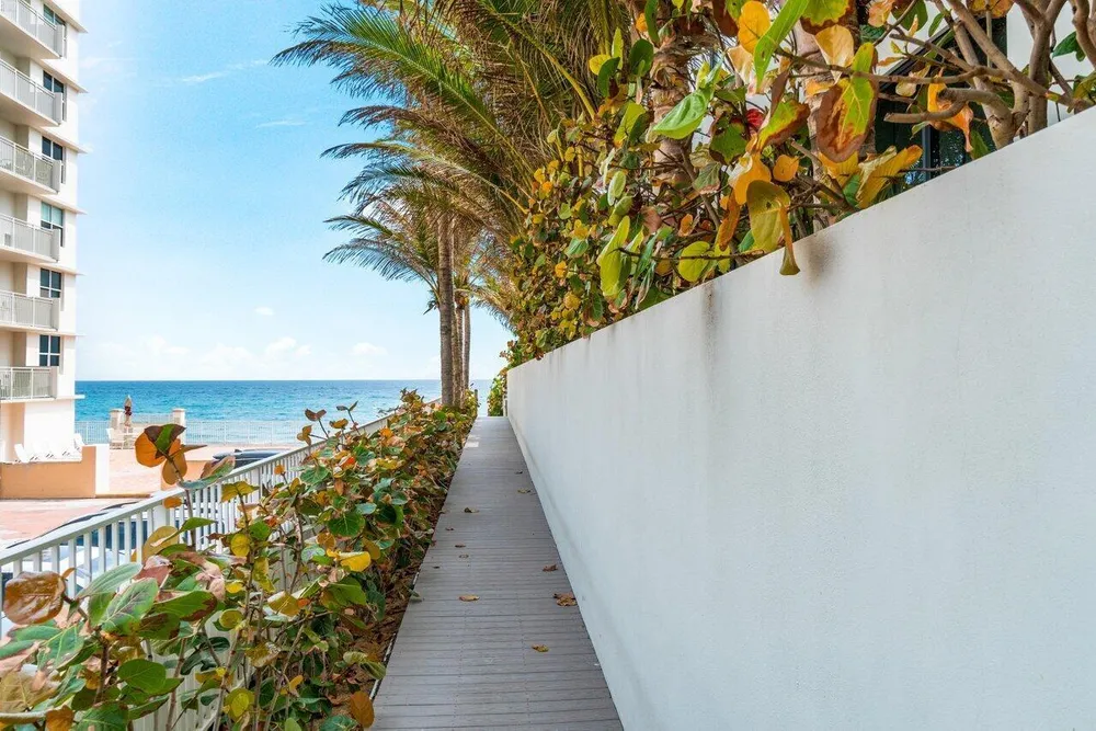 1037 Boca Cove Ln, Highland Beach, FL 33487
