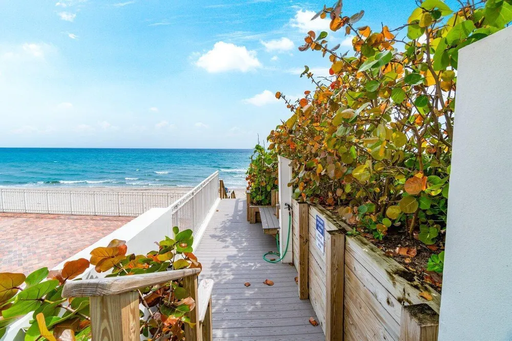 1037 Boca Cove Ln, Highland Beach, FL 33487