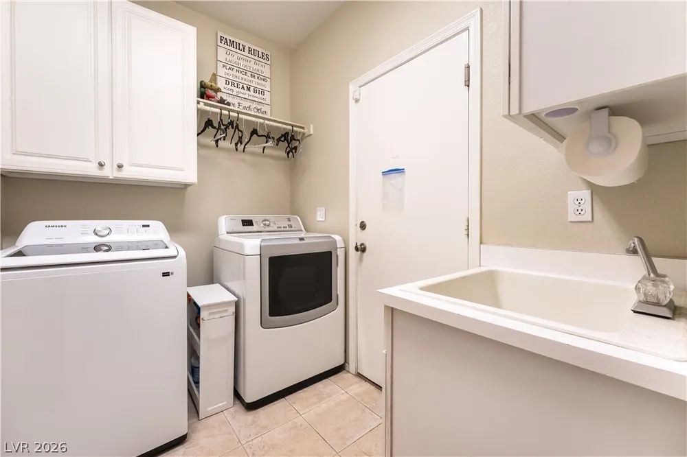 1300 Elk River Circle, Las Vegas, NV 89134