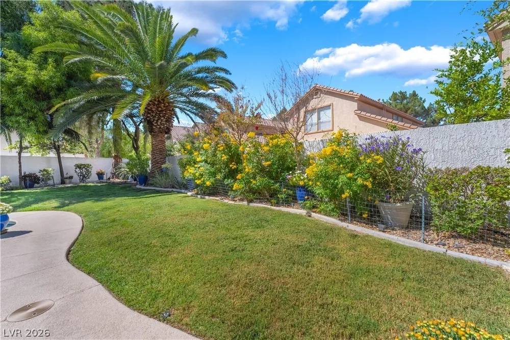 1300 Elk River Circle, Las Vegas, NV 89134