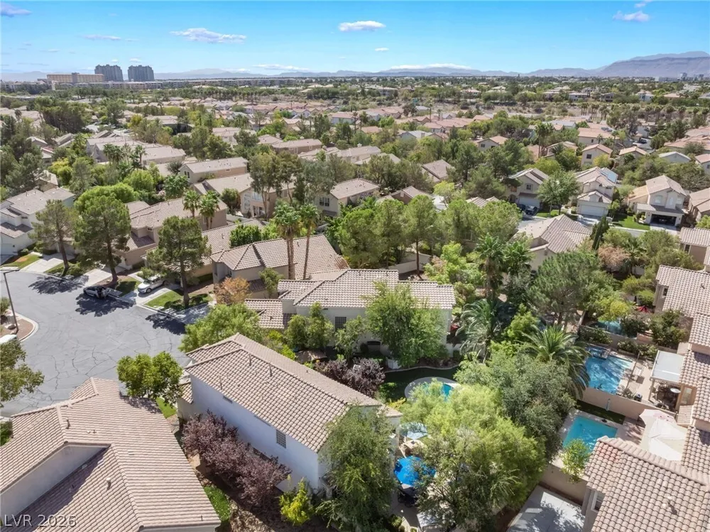 1300 Elk River Circle, Las Vegas, NV 89134