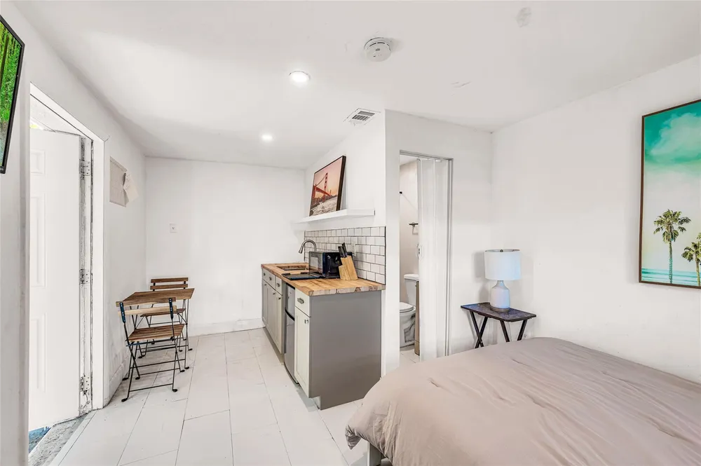 1760 NE 13th St, Fort Lauderdale, FL 33304
