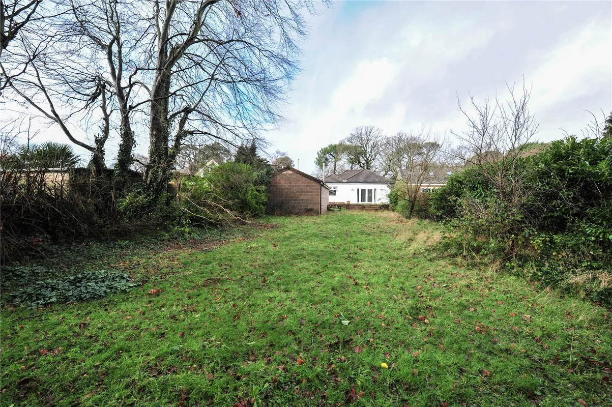 Ringwood Road, Alderney, Poole, Dorset, BH12