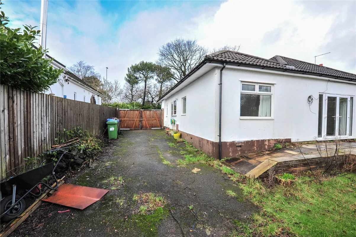 Ringwood Road, Alderney, Poole, Dorset, BH12