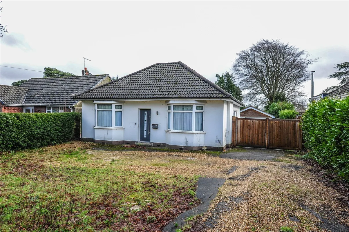 Ringwood Road, Alderney, Poole, Dorset, BH12