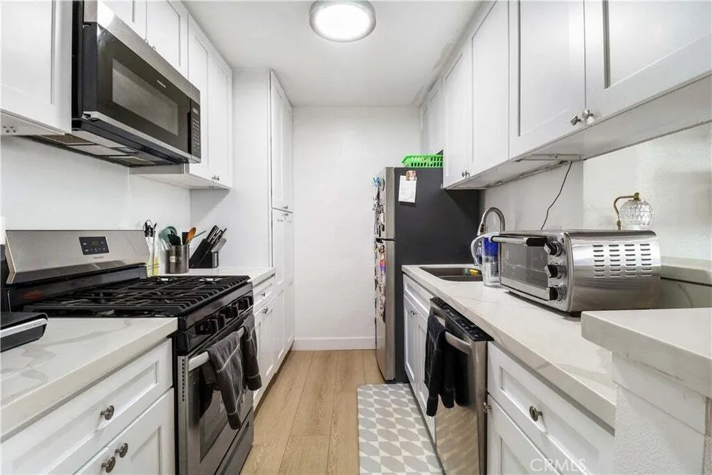 5700 Etiwanda Ave, Tarzana, CA 91356