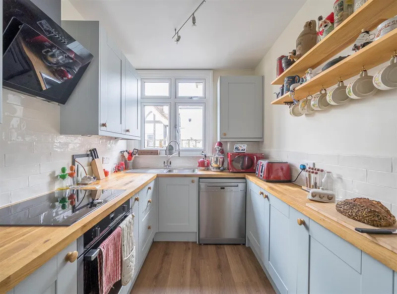 Mapesbury Road, London NW2