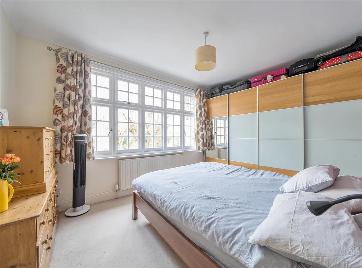 Mapesbury Road, London NW2