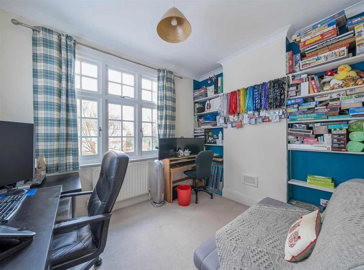 Mapesbury Road, London NW2