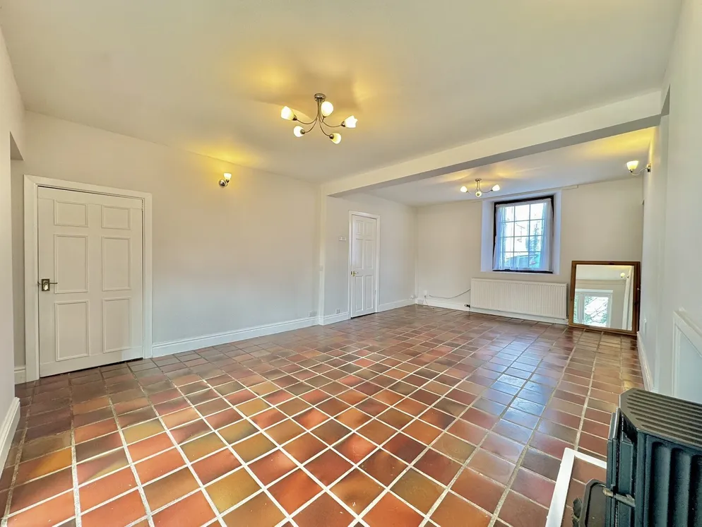 Property carousel item 6