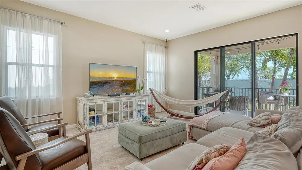 5723 Title Row Dr, Bradenton, FL 34210