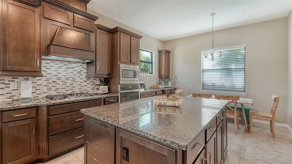 5723 Title Row Dr, Bradenton, FL 34210