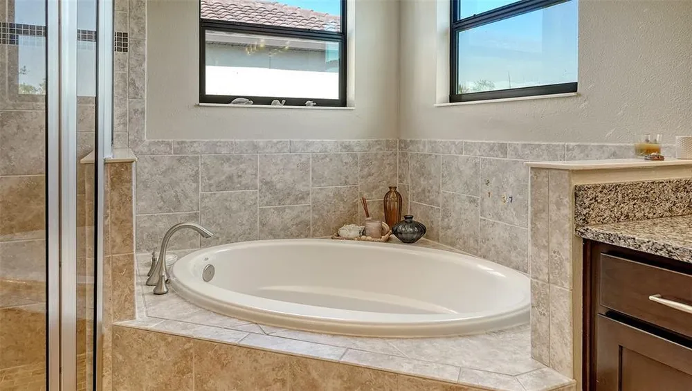 5723 Title Row Dr, Bradenton, FL 34210