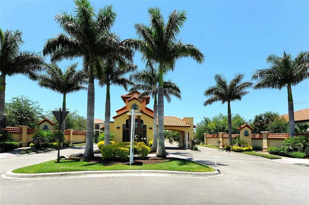 5723 Title Row Dr, Bradenton, FL 34210