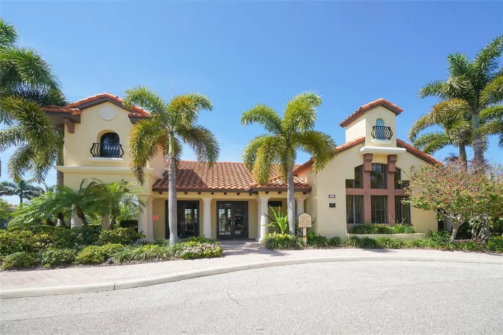 5723 Title Row Dr, Bradenton, FL 34210