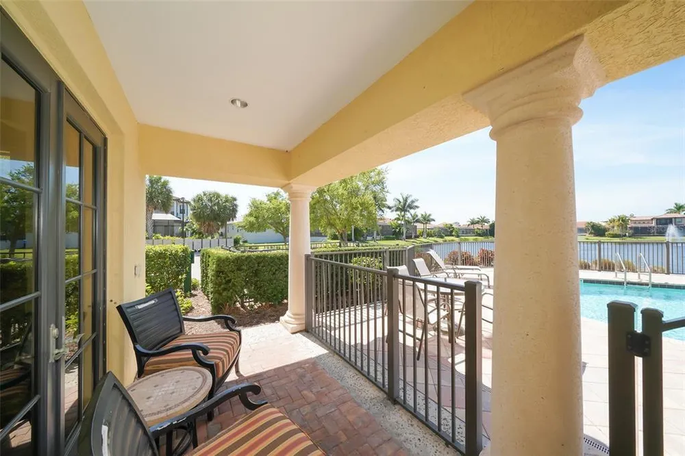 5723 Title Row Dr, Bradenton, FL 34210