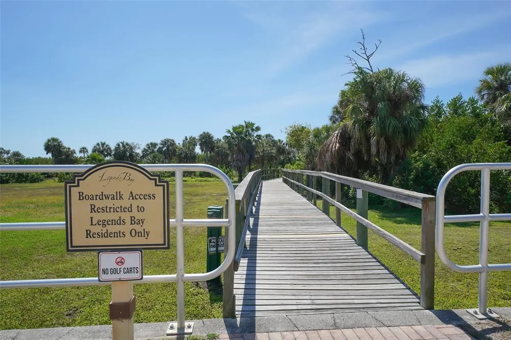 5723 Title Row Dr, Bradenton, FL 34210