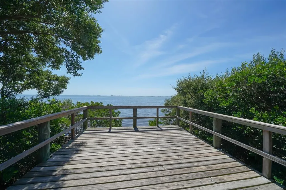 5723 Title Row Dr, Bradenton, FL 34210