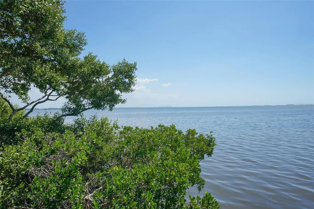 5723 Title Row Dr, Bradenton, FL 34210