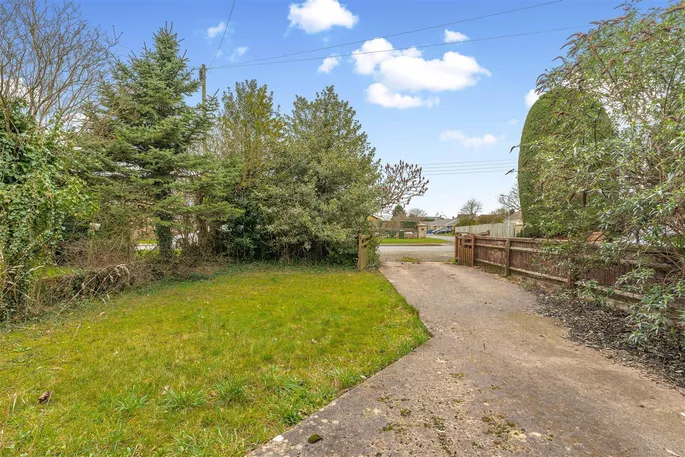 Property carousel image 16