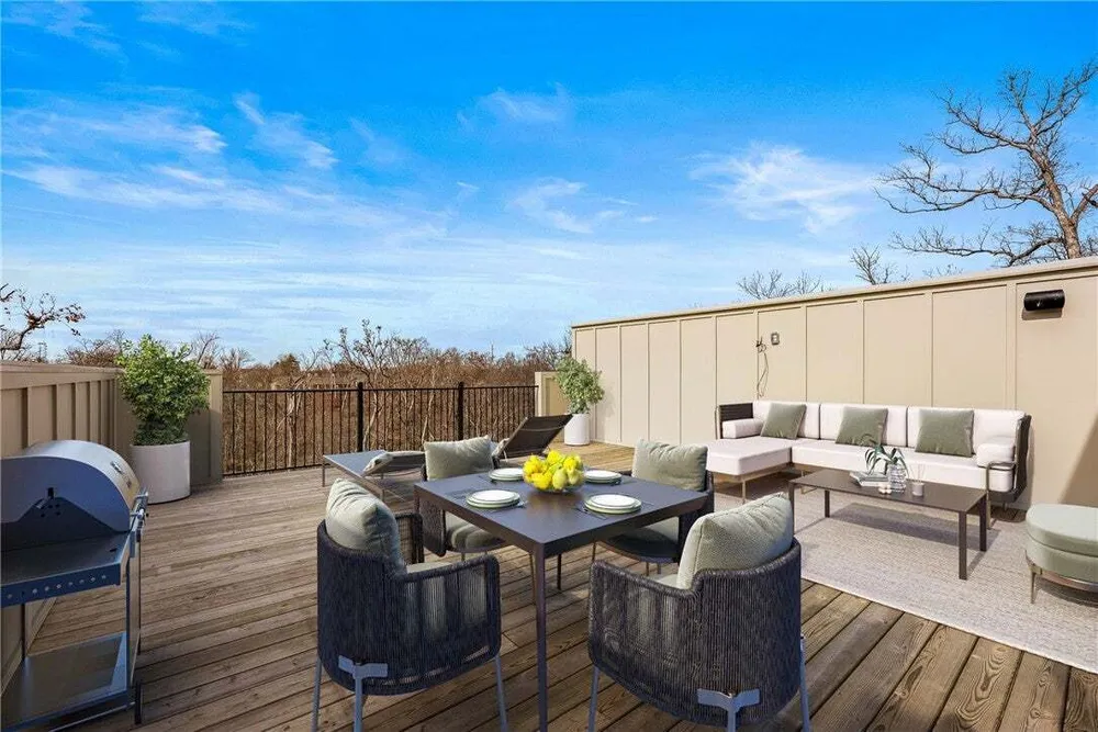1037 NW A St, Bentonville, AR 72712