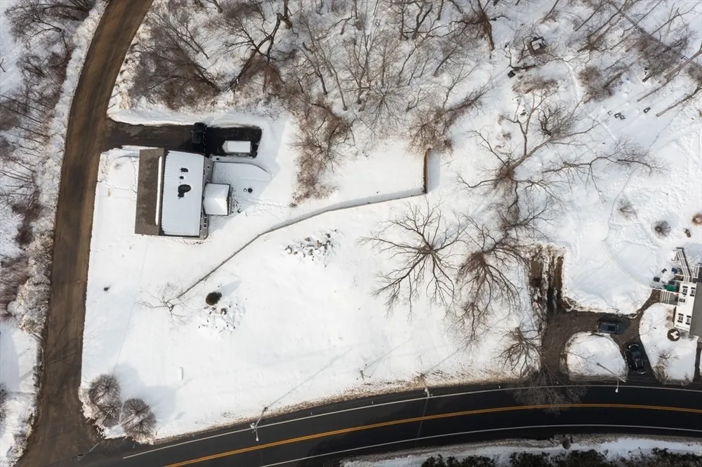 85 Main St, Groveland, MA 01834