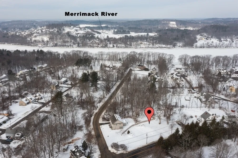 85 Main St, Groveland, MA 01834