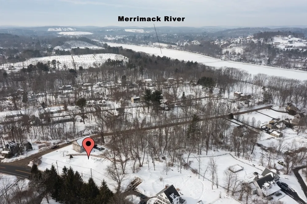 85 Main St, Groveland, MA 01834