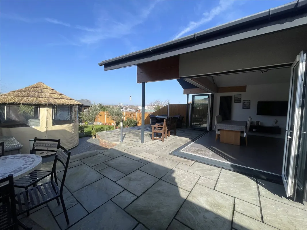 Glebe Drive, Rayleigh, Essex, SS6
