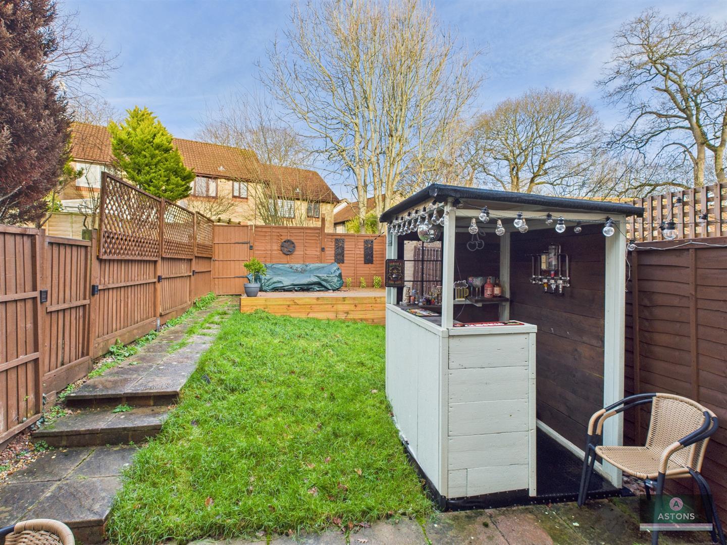 Alfred Close, Worth Image 16