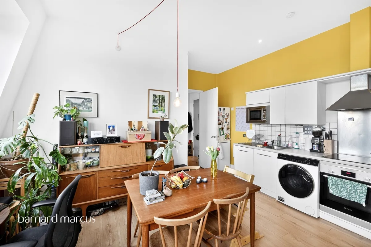 Peckham Grove, LONDON