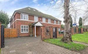 Lawrie Park Avenue, London, SE26, .