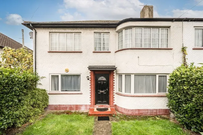 Hexham Gardens, Isleworth