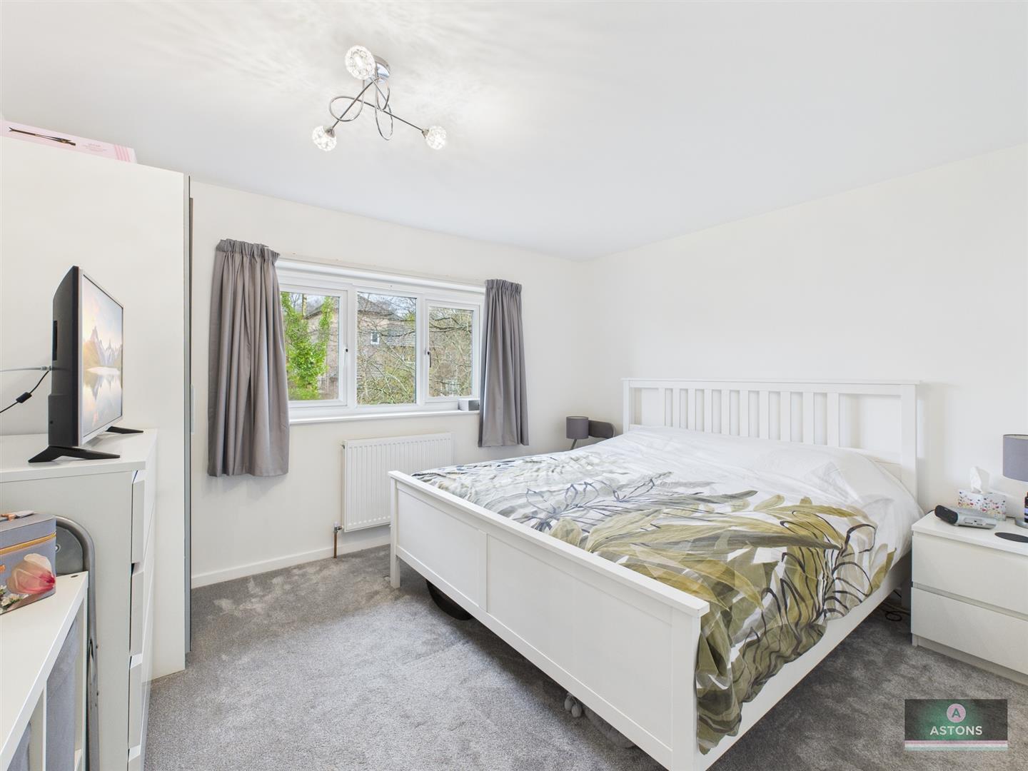 Longhurst Road, Broadfield Image 5