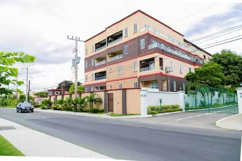 FAIRWAY AVENUE Kingston  St. Andrew