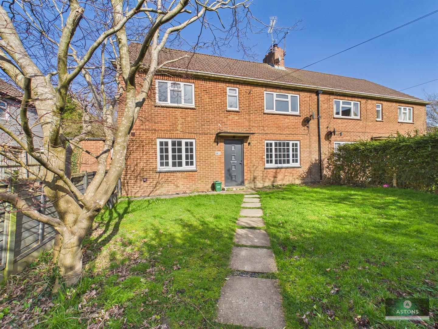Barn Close, Pease Pottage, Crawley Image 1