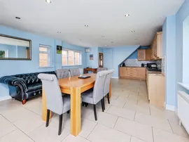 Dove Close, Newport Pagnell photo