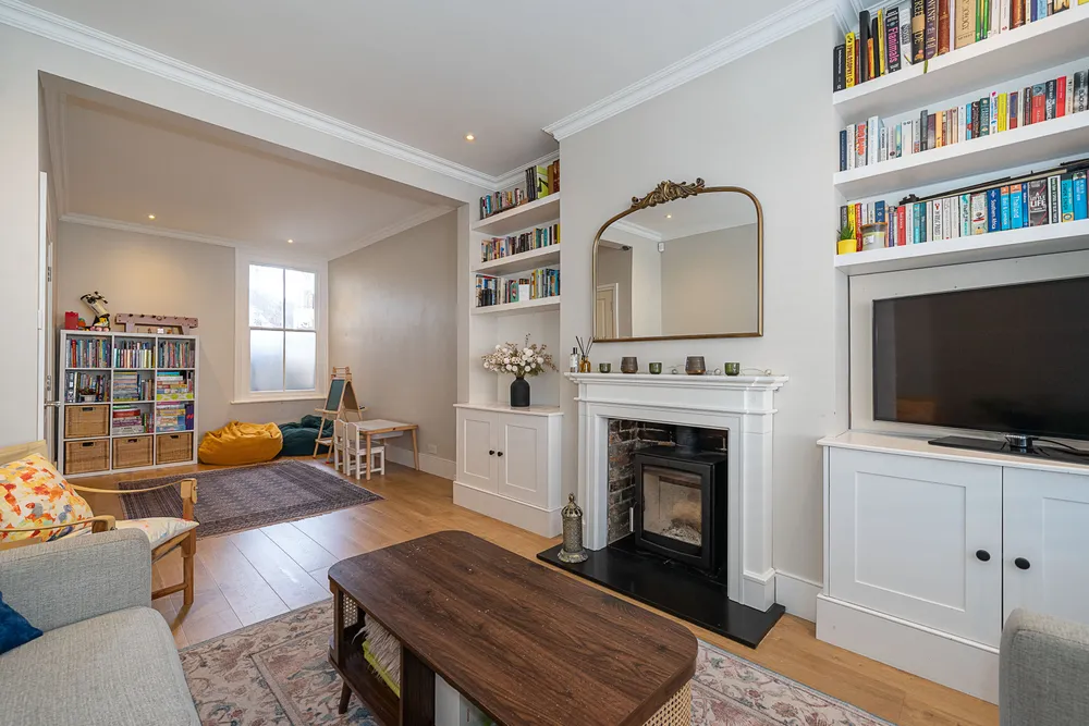 York Road, Brentford, TW8