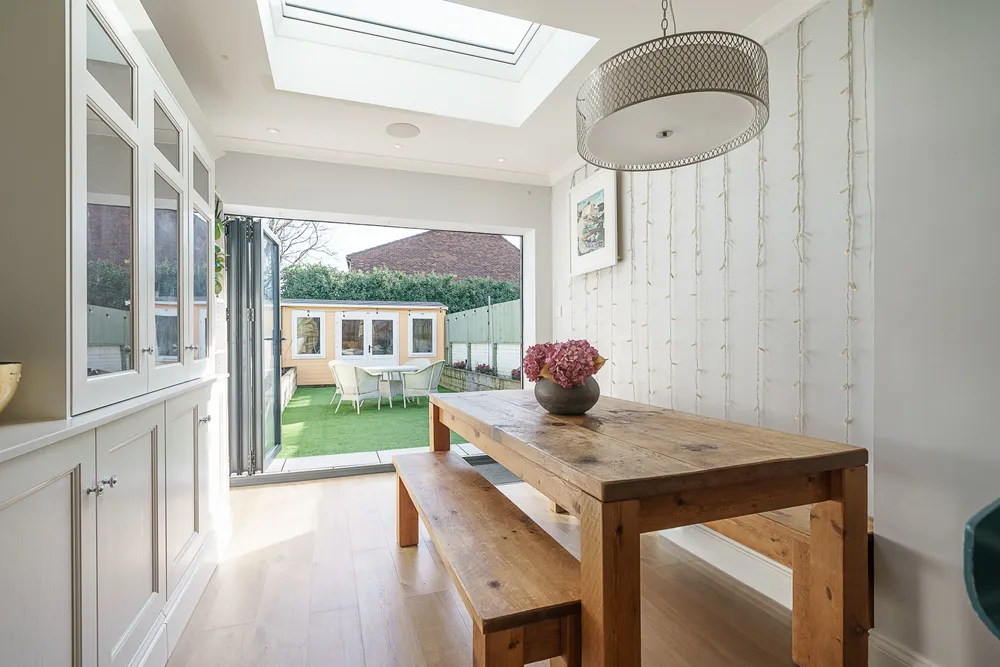 York Road, Brentford, TW8