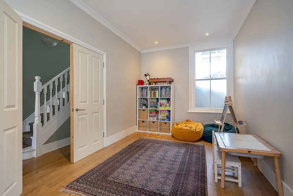 York Road, Brentford, TW8