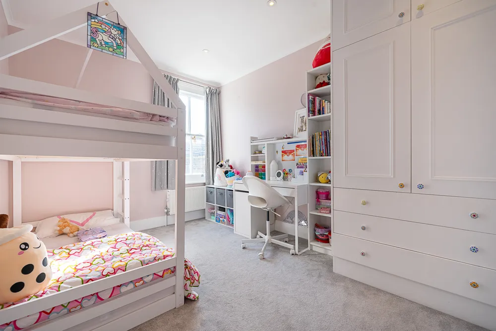 York Road, Brentford, TW8