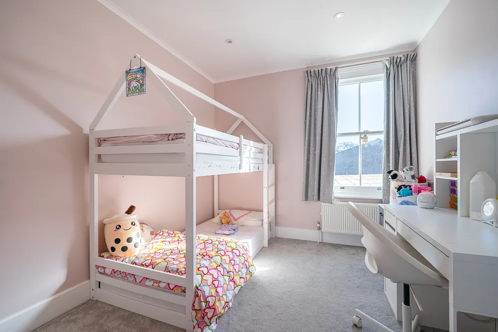 York Road, Brentford, TW8