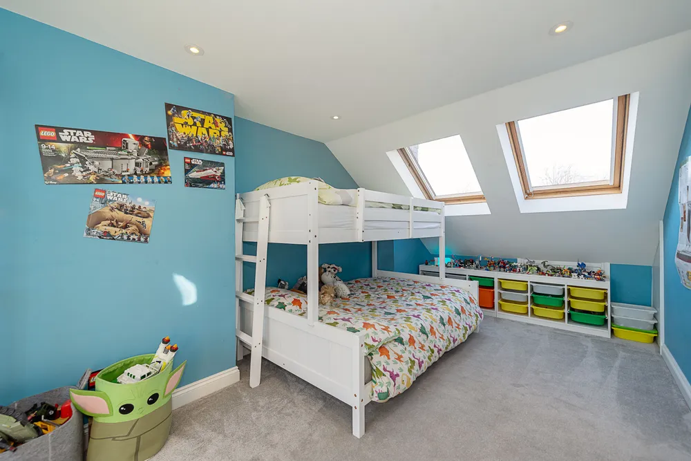 York Road, Brentford, TW8