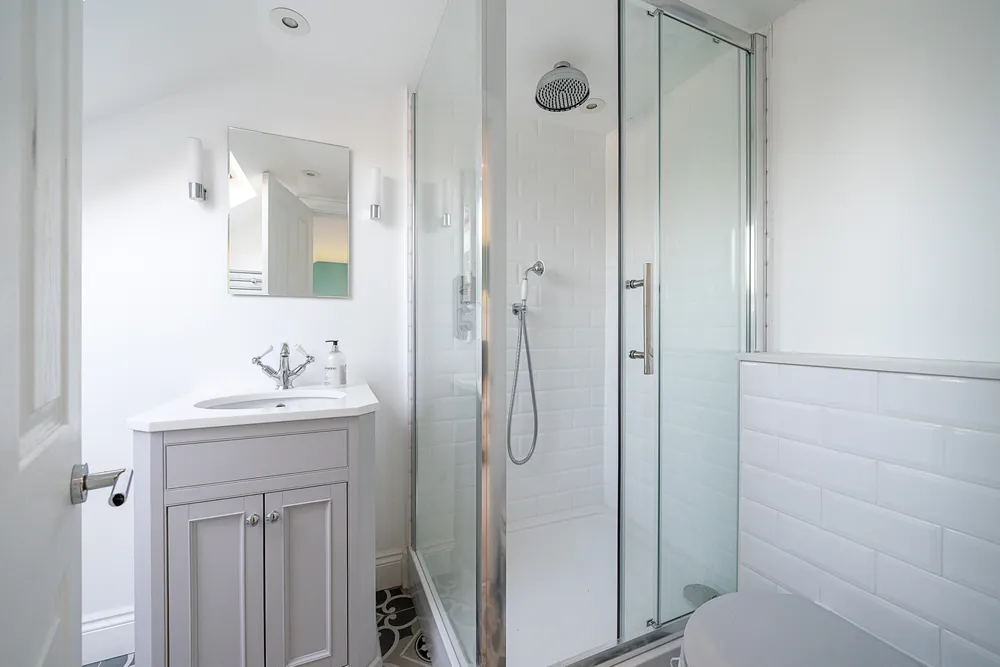 York Road, Brentford, TW8