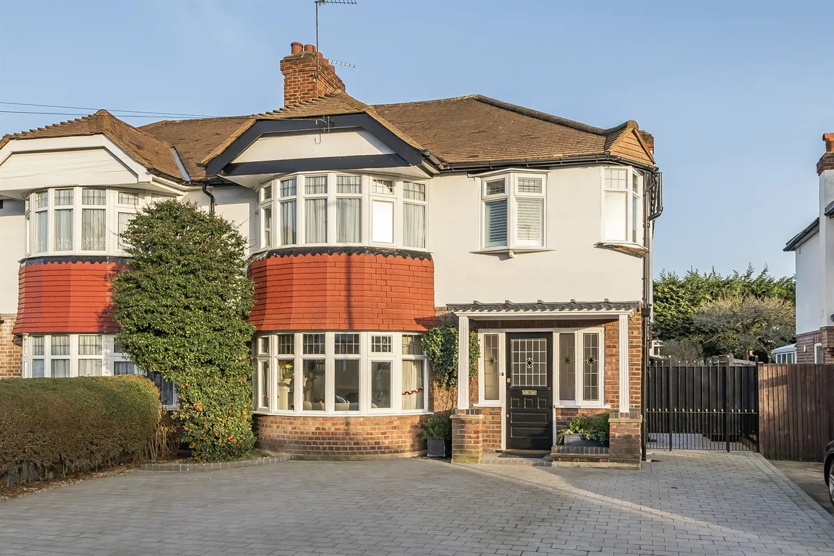 Chalkwell Park Avenue, Enfield