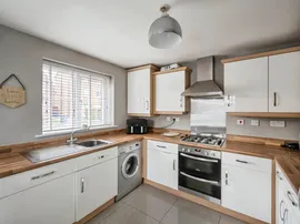 Falcon Close, Mexborough thumb 3